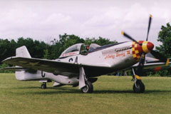 the famous P-51 "Nooky Booky IV" of Maj. Kit Carson.(862x550 / 94Ko)