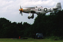 the famous P-51 "Nooky Booky IV" of Maj. Kit Carson.(862x550 / 64Ko)